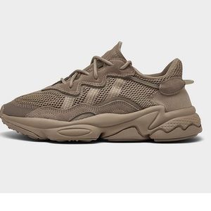 WOMEN'S ADIDAS ORIGINALS OZWEEGO CASUAL SHOES